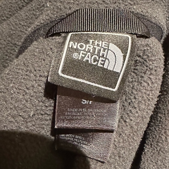 The North Face Women’s Full Zip Fleece Jacket (Dark Gray/Charcoal) - Picture 4 of 8